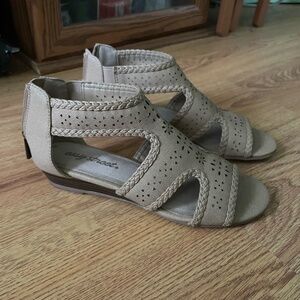 Casey Street beige sandals